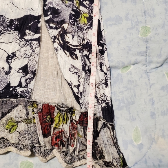 Tshirt A-line Dress w/handkerchief hem - Picture 10 of 11